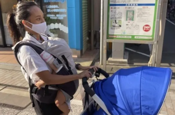 Breastfeeding In Public In Japan: baby carriers