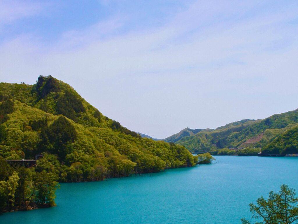 Fudo Ohashi and Yamba Agatsuma Lake in Gunma (Photo by ThatJapanLife) Fudo Ohashi and Yamba Agatsuma Lake in Gunma (Photo by ThatJapanLife)