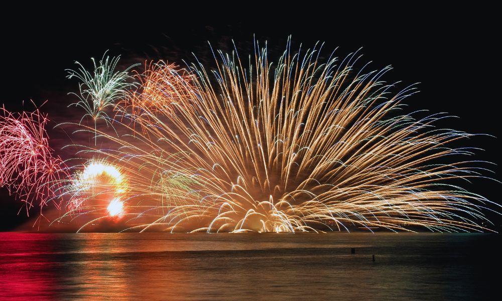 Kamakura festival guide-Kamakura fireworks