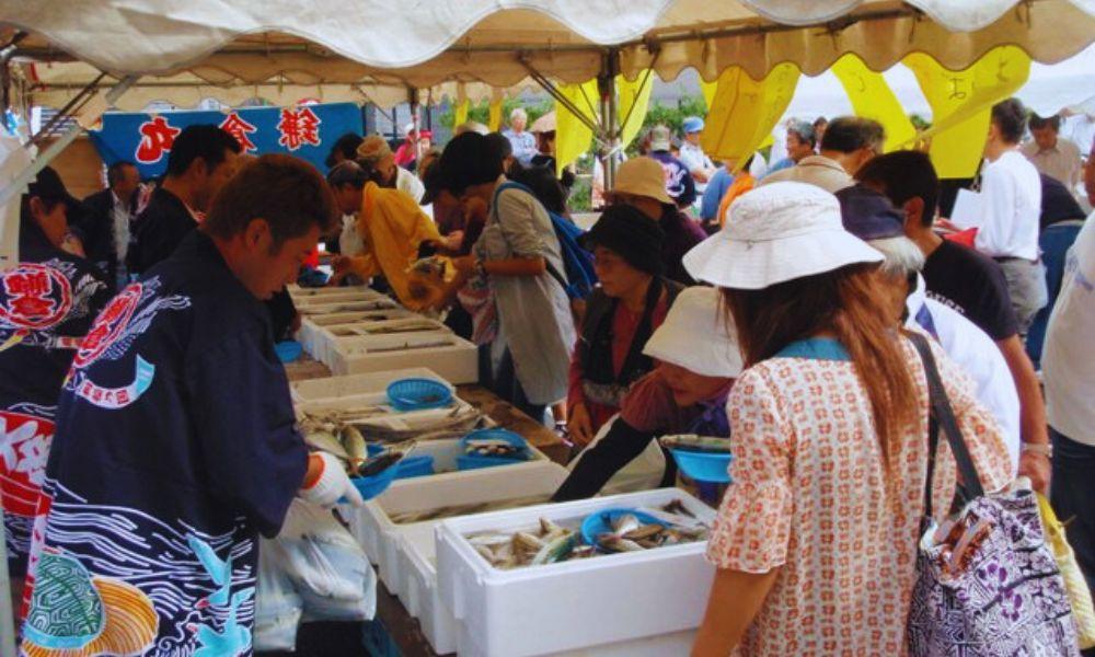 Kamakura festival guide-Kamakura Fishing Port Fish Festival