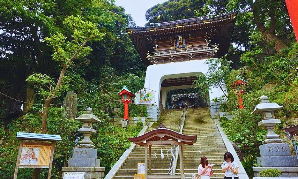 Enoshima Shrine Guide: Full Walkthrough, History & Tips