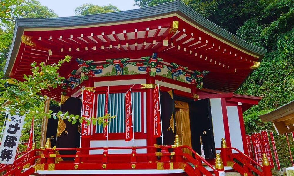 Enoshima Shrine Guide: Full Walkthrough, History & Tips